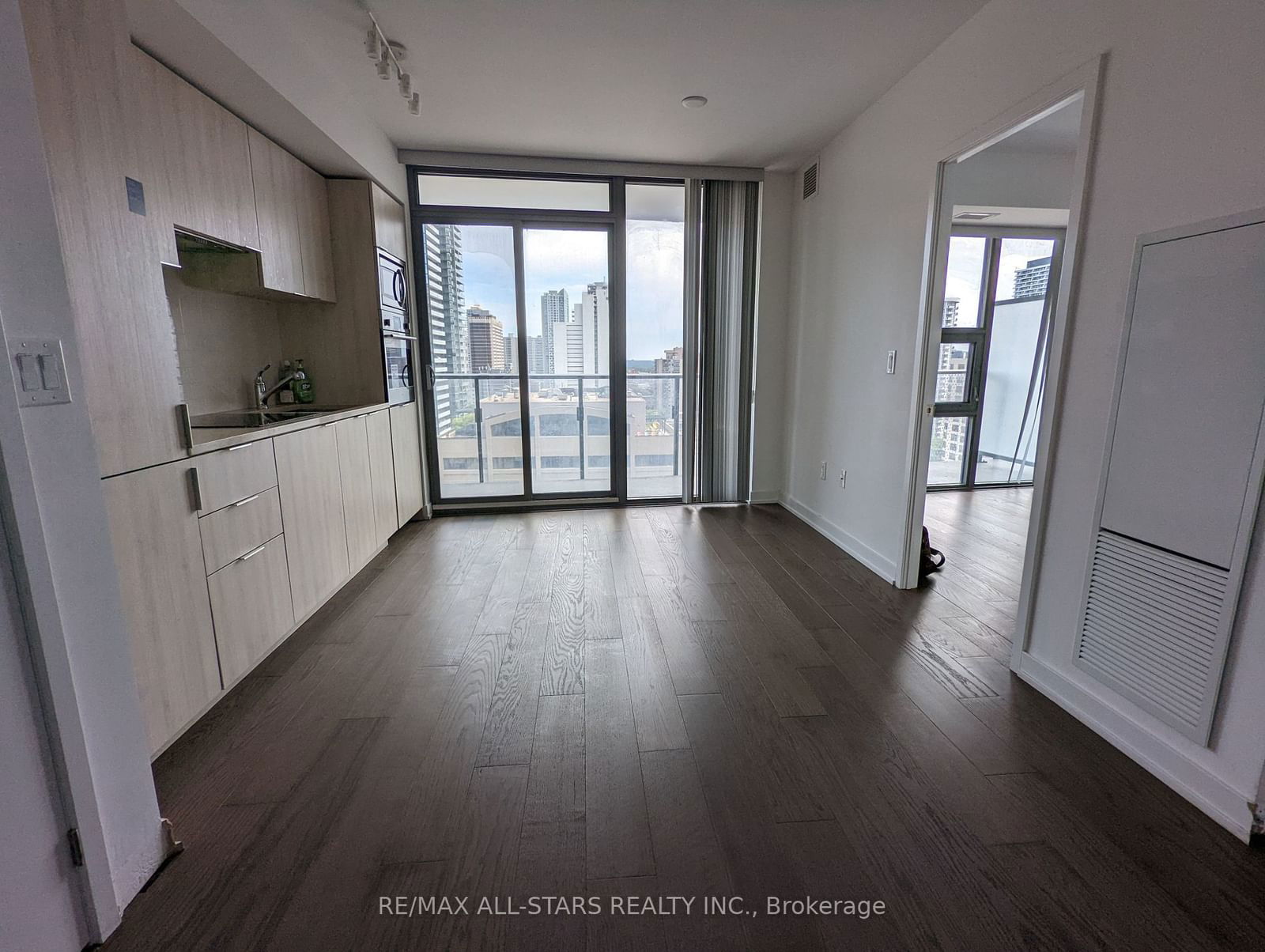 11 Wellesley St W, unit 1313 for rent