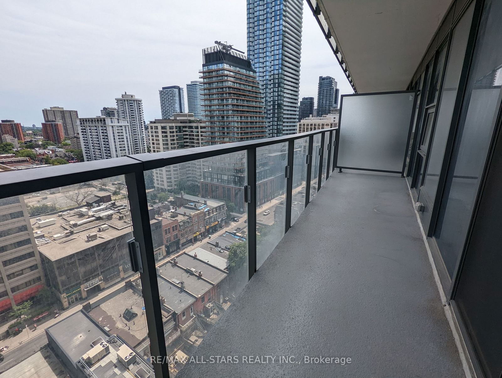 11 Wellesley St W, unit 1313 for rent