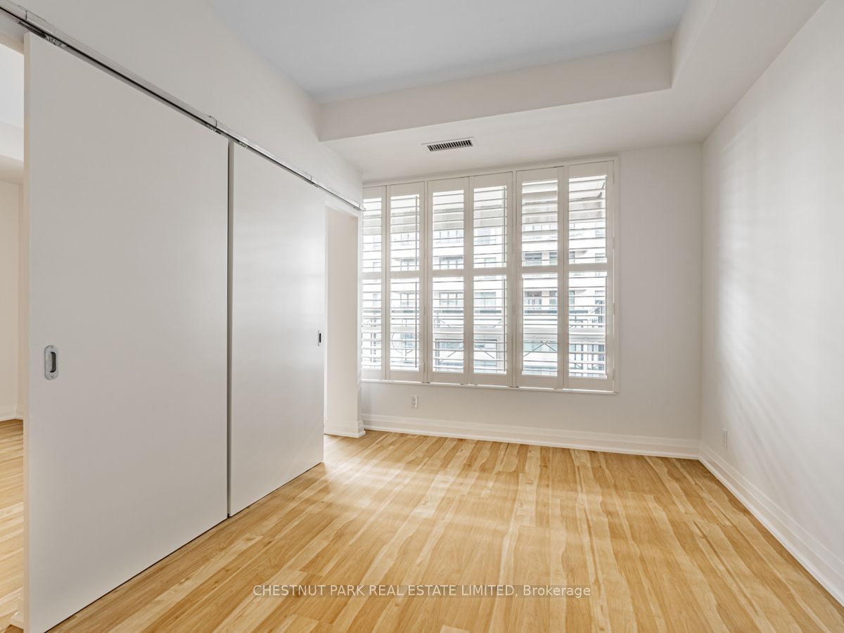 20 Scrivener Sq, unit 815 for rent