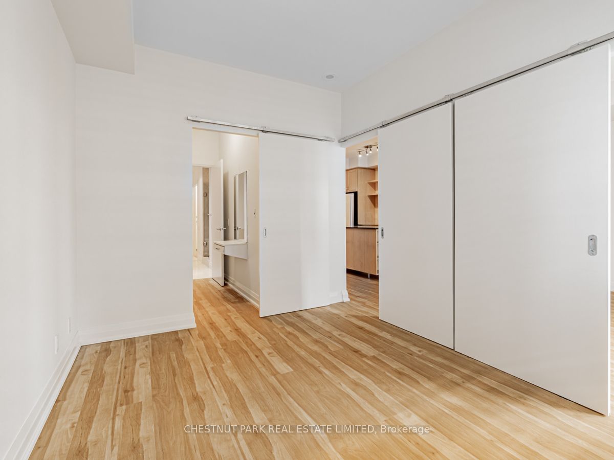 20 Scrivener Sq, unit 815 for rent