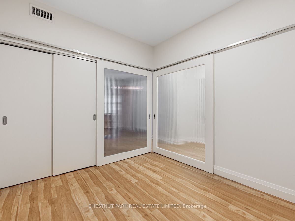 20 Scrivener Sq, unit 815 for rent