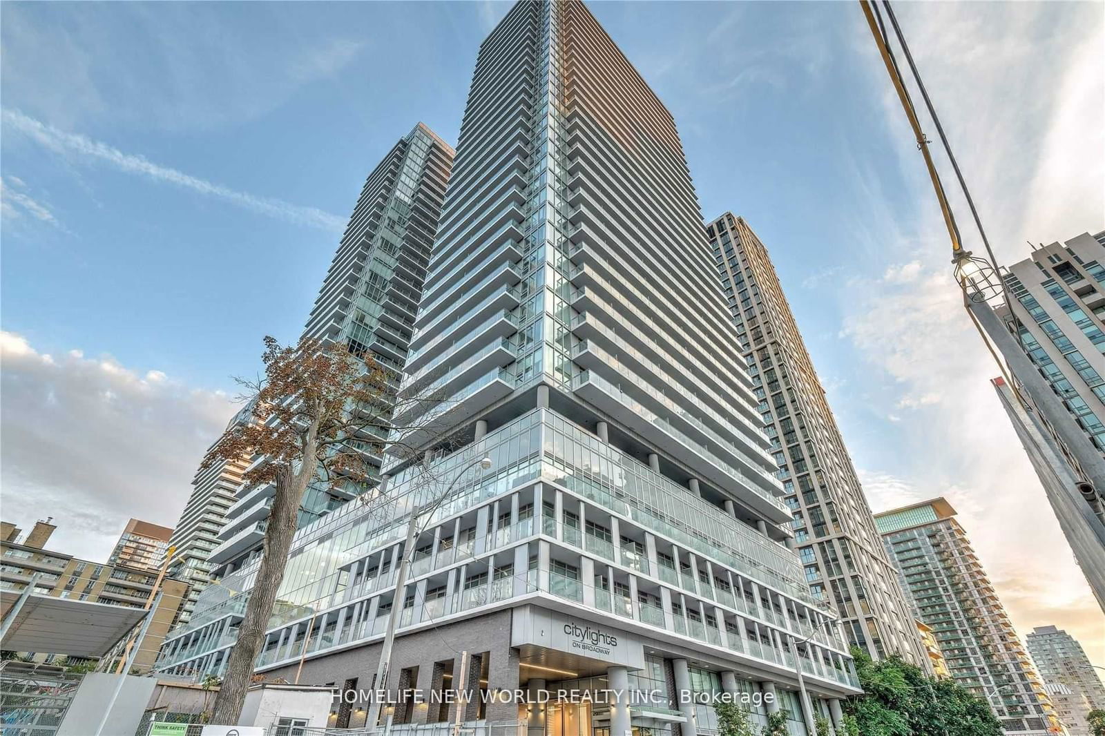 99 Broadway Ave, unit 613 for sale