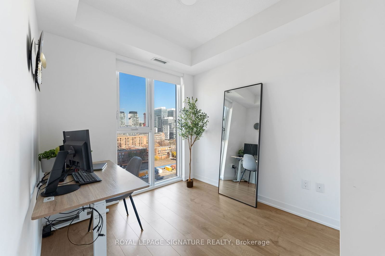 20 Richardson St, unit 1018 for sale