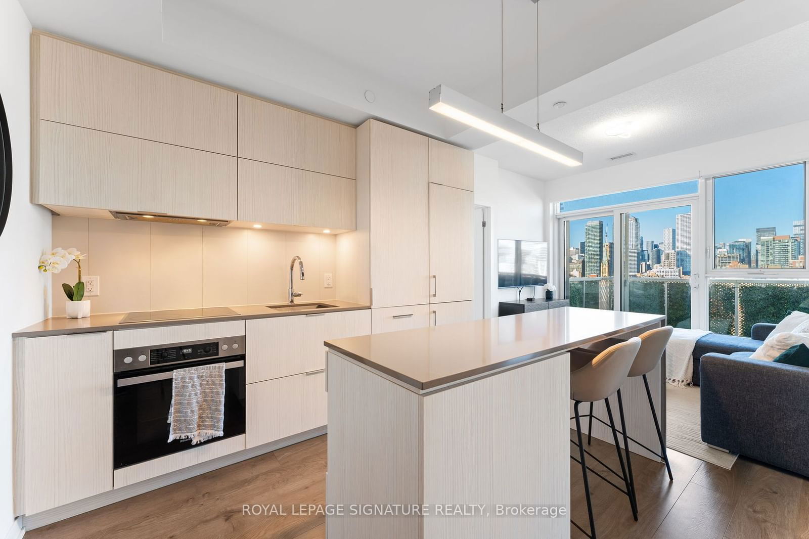 20 Richardson St, unit 1018 for sale