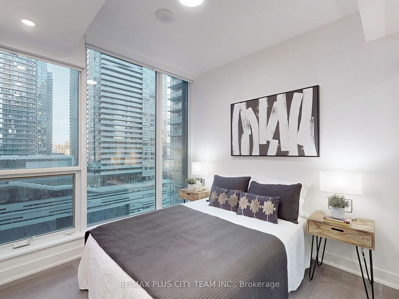 15 Mercer St, unit 1204 for sale