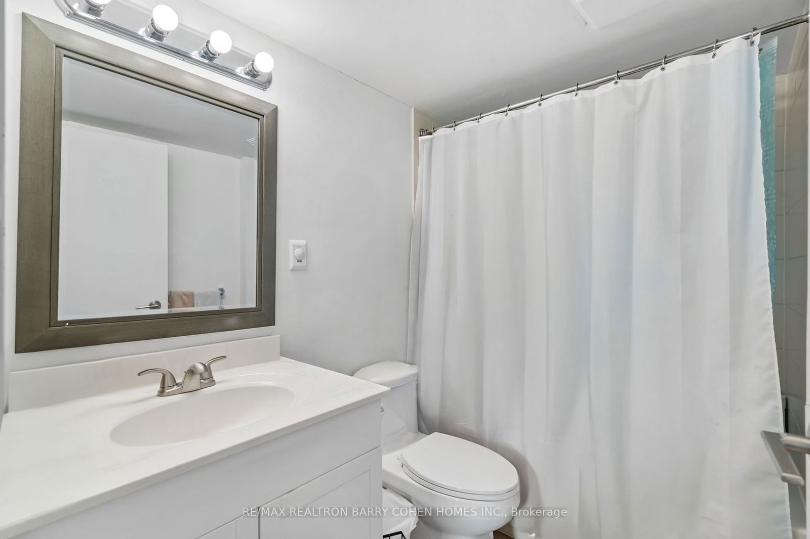 77 Maitland Pl, unit Ph2 for sale