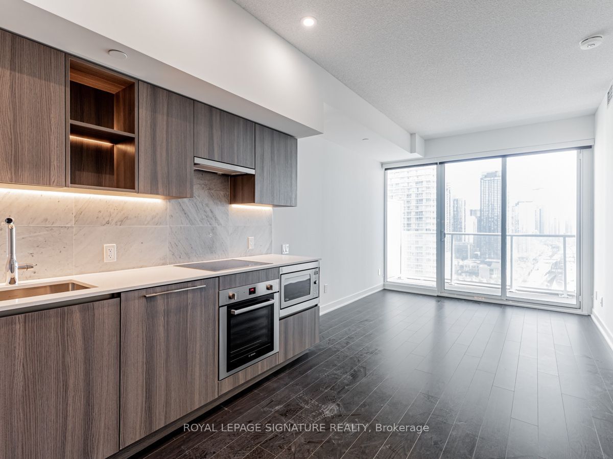 19 Bathurst St, unit 2608 for rent