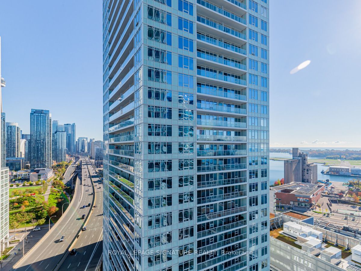 19 Bathurst St, unit 2608 for rent