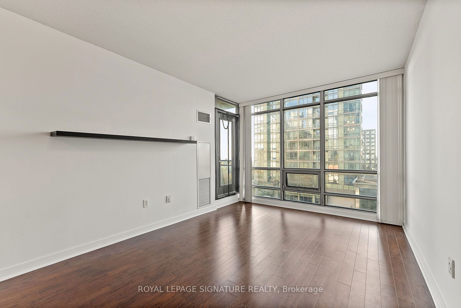 3 Navy Wharf Crt, unit 610 for rent