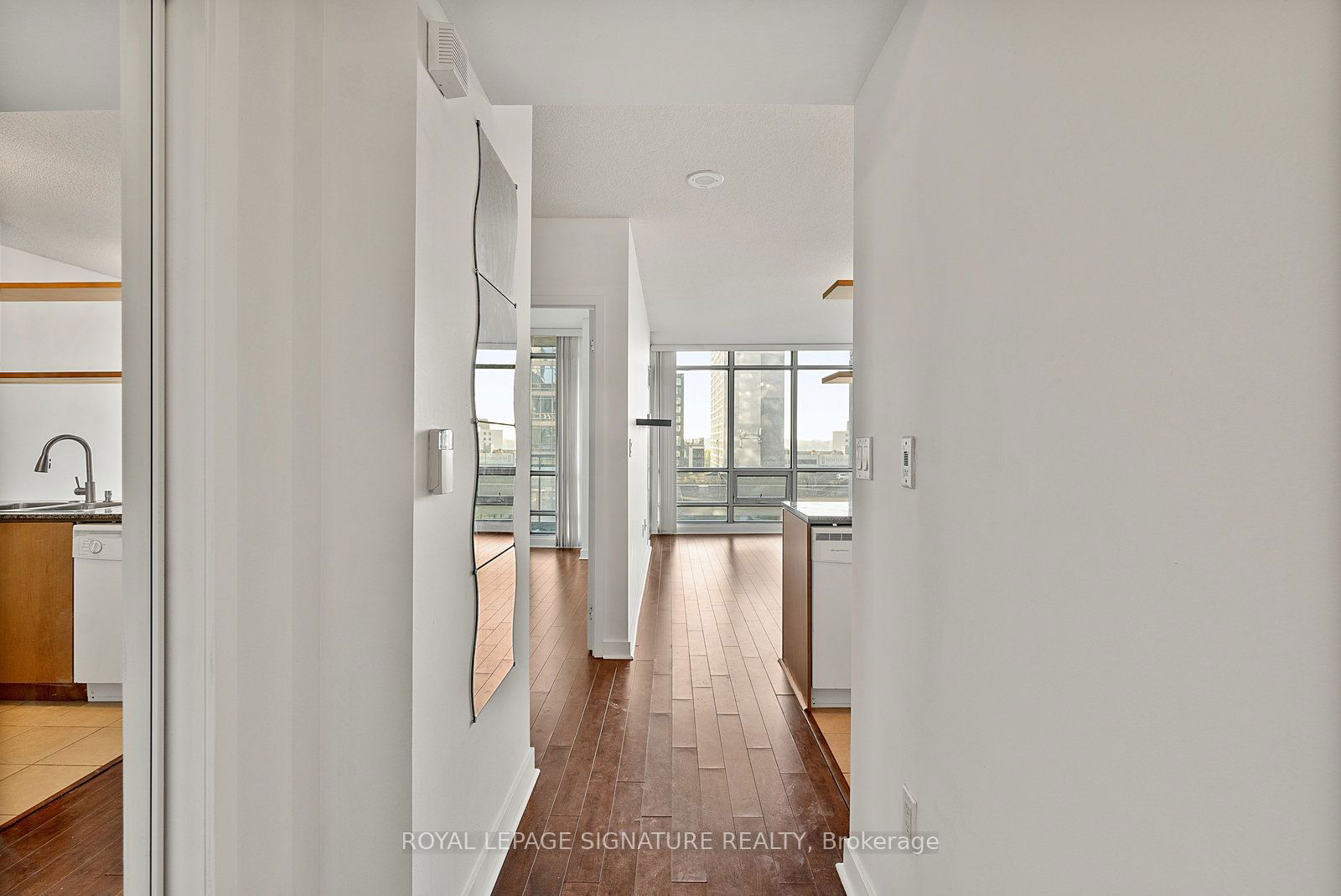 3 Navy Wharf Crt, unit 610 for rent