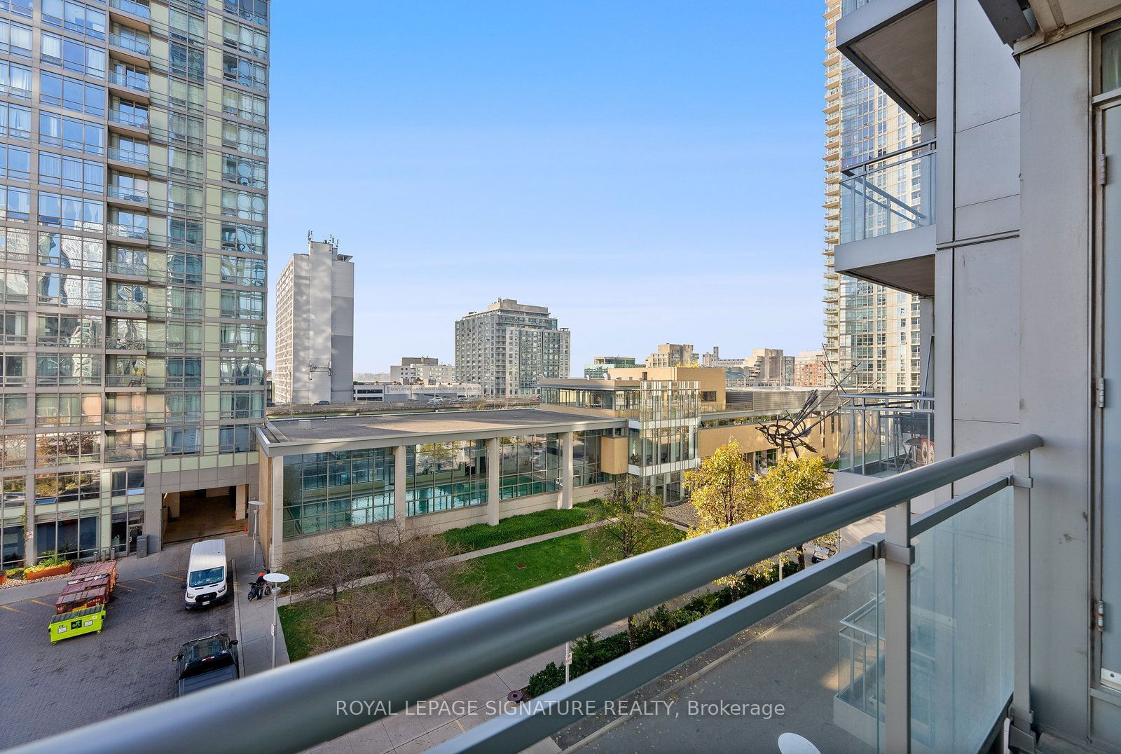 3 Navy Wharf Crt, unit 610 for rent