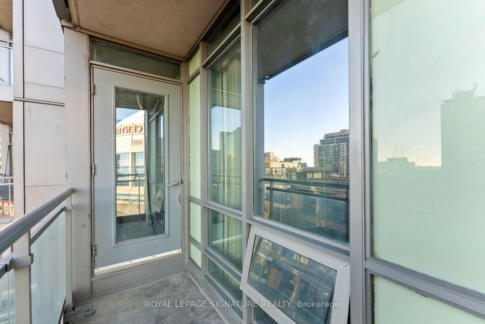 3 Navy Wharf Crt, unit 610 for rent