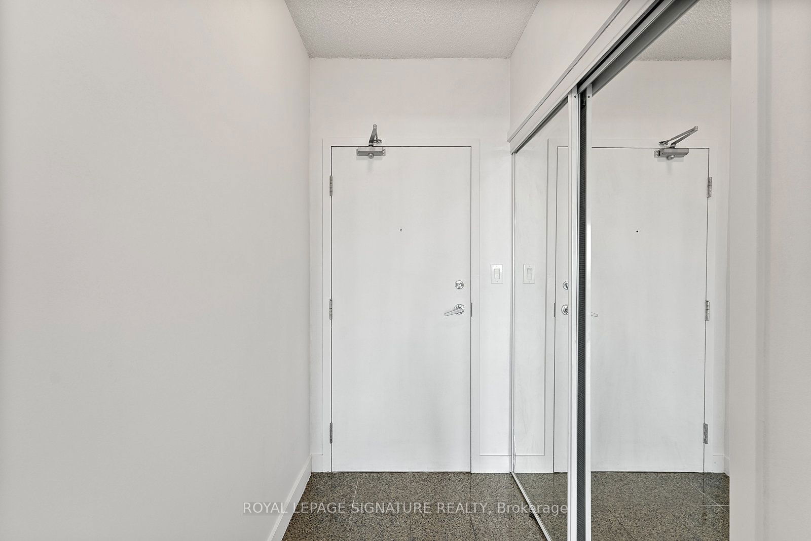 3 Navy Wharf Crt, unit 610 for rent