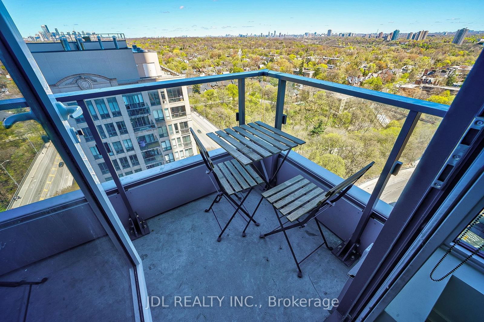 395 Bloor St E, unit 1608 for rent