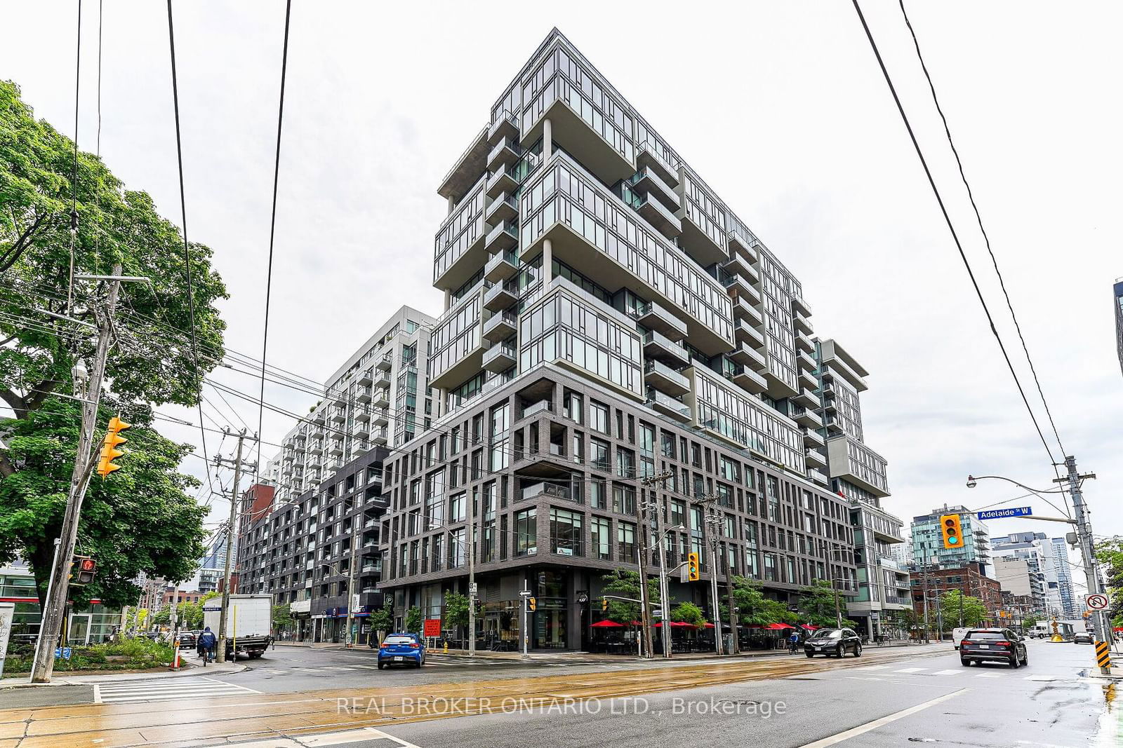 111 Bathurst St, unit 413 for rent