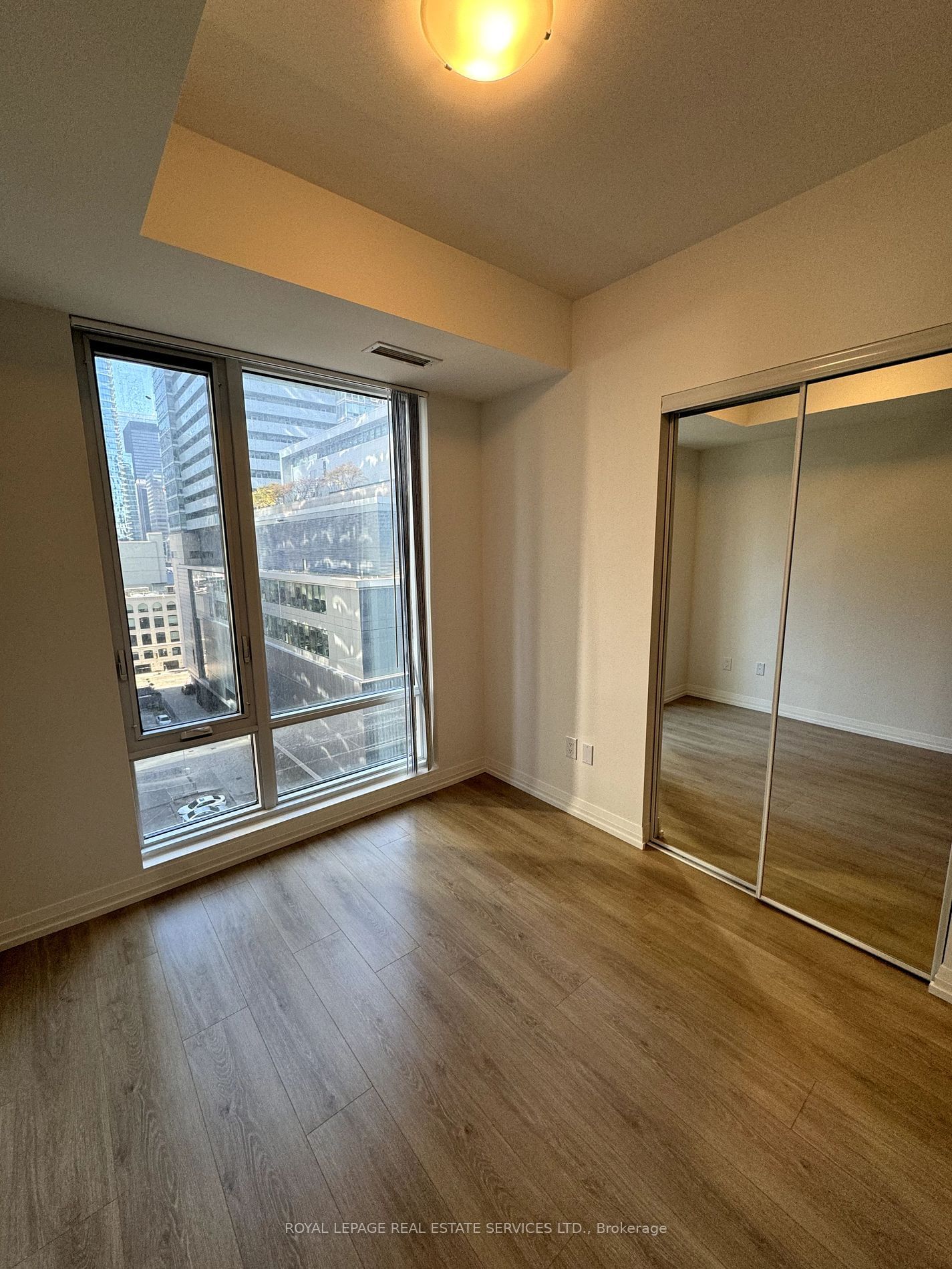 8 Widmer St, unit 1009 for rent