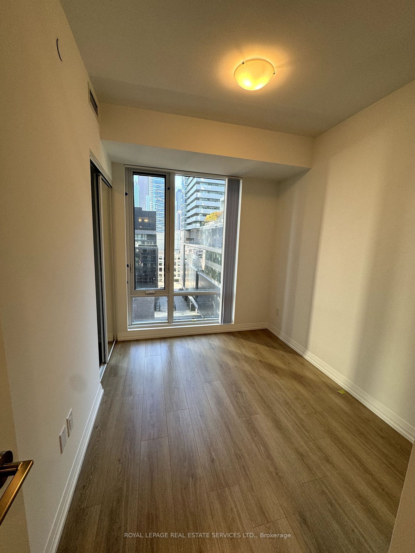 8 Widmer St, unit 1009 for rent