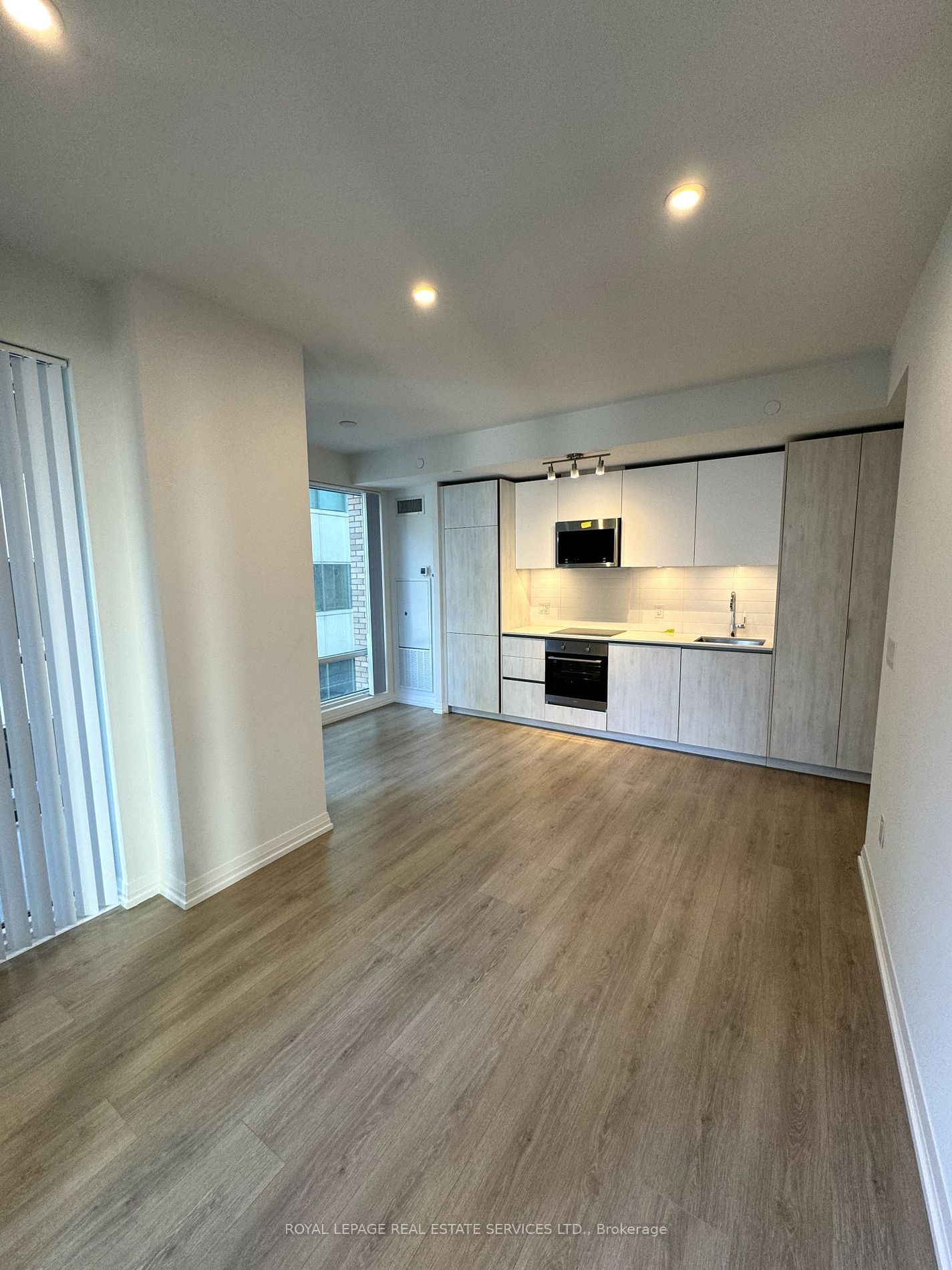 8 Widmer St, unit 1009 for rent