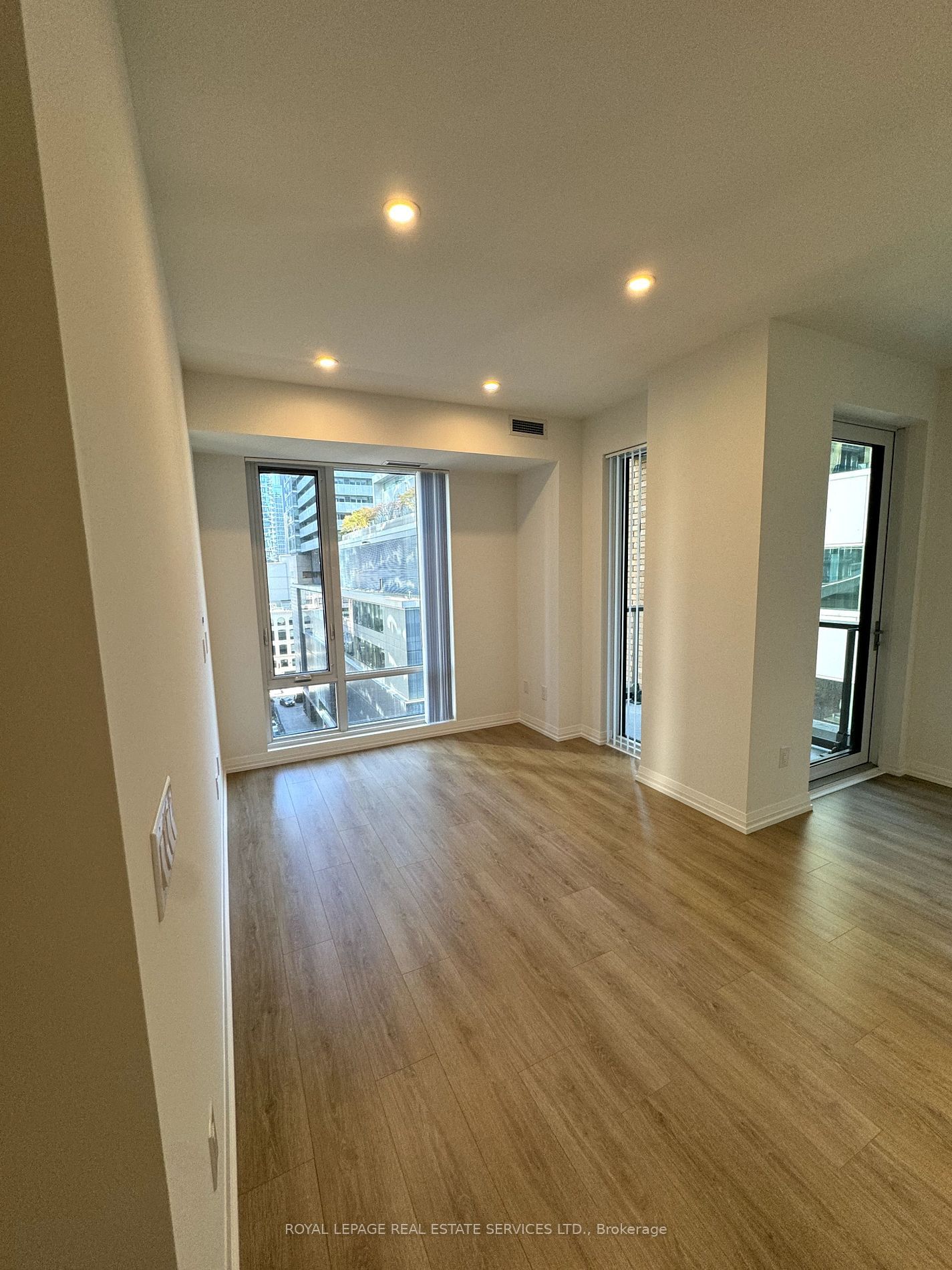 8 Widmer St, unit 1009 for rent