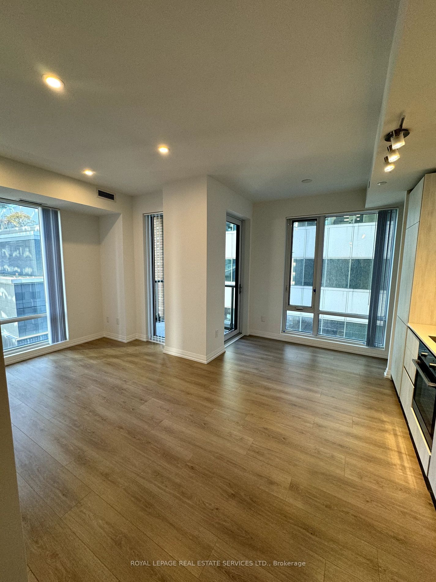 8 Widmer St, unit 1009 for rent