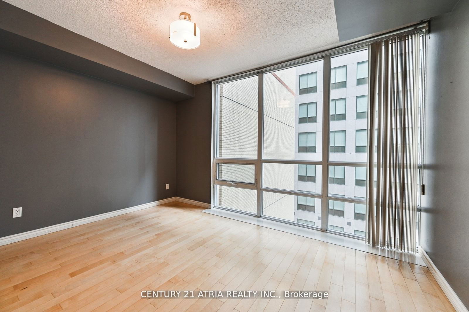 263 Wellington St W, unit 704 for rent