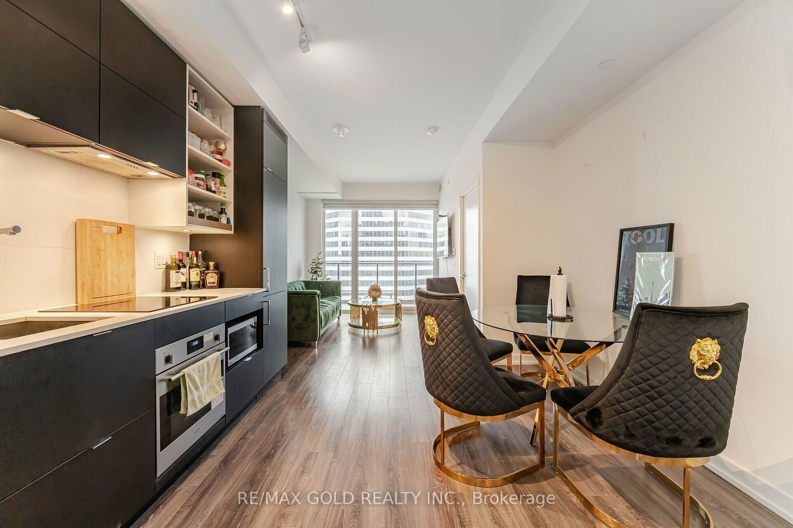 20 Edward St, unit 2506 for sale