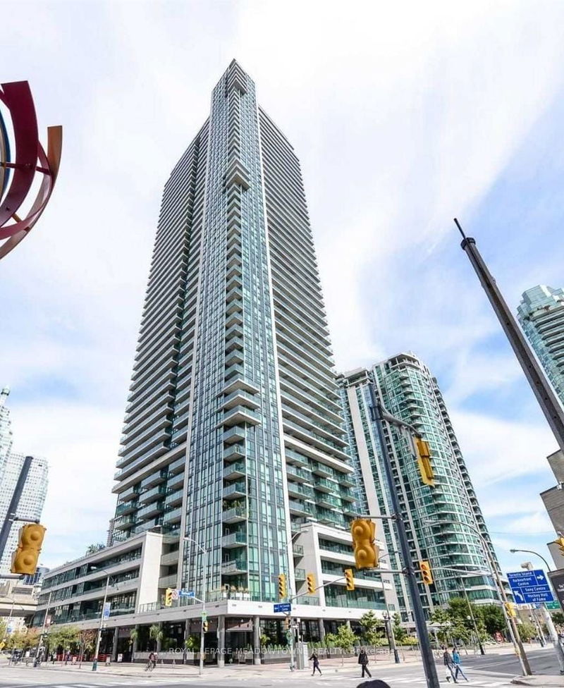 33 Bay St, unit 1203 for sale