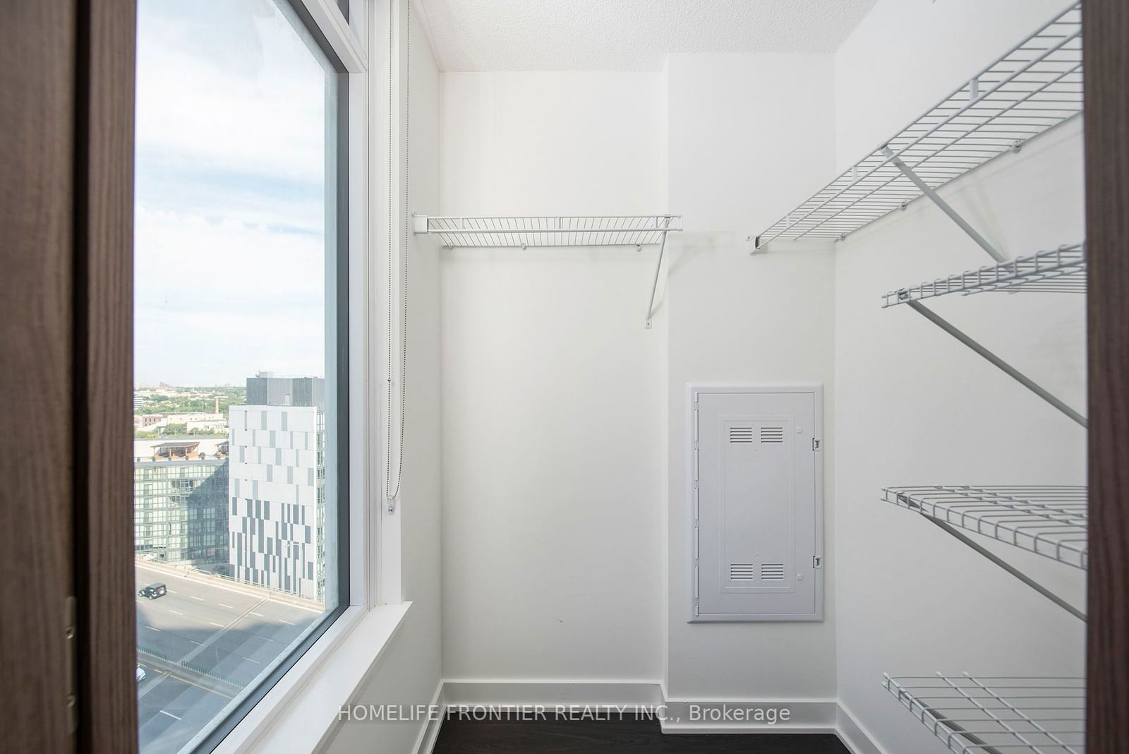 19 Bathurst St, unit 1903 for rent