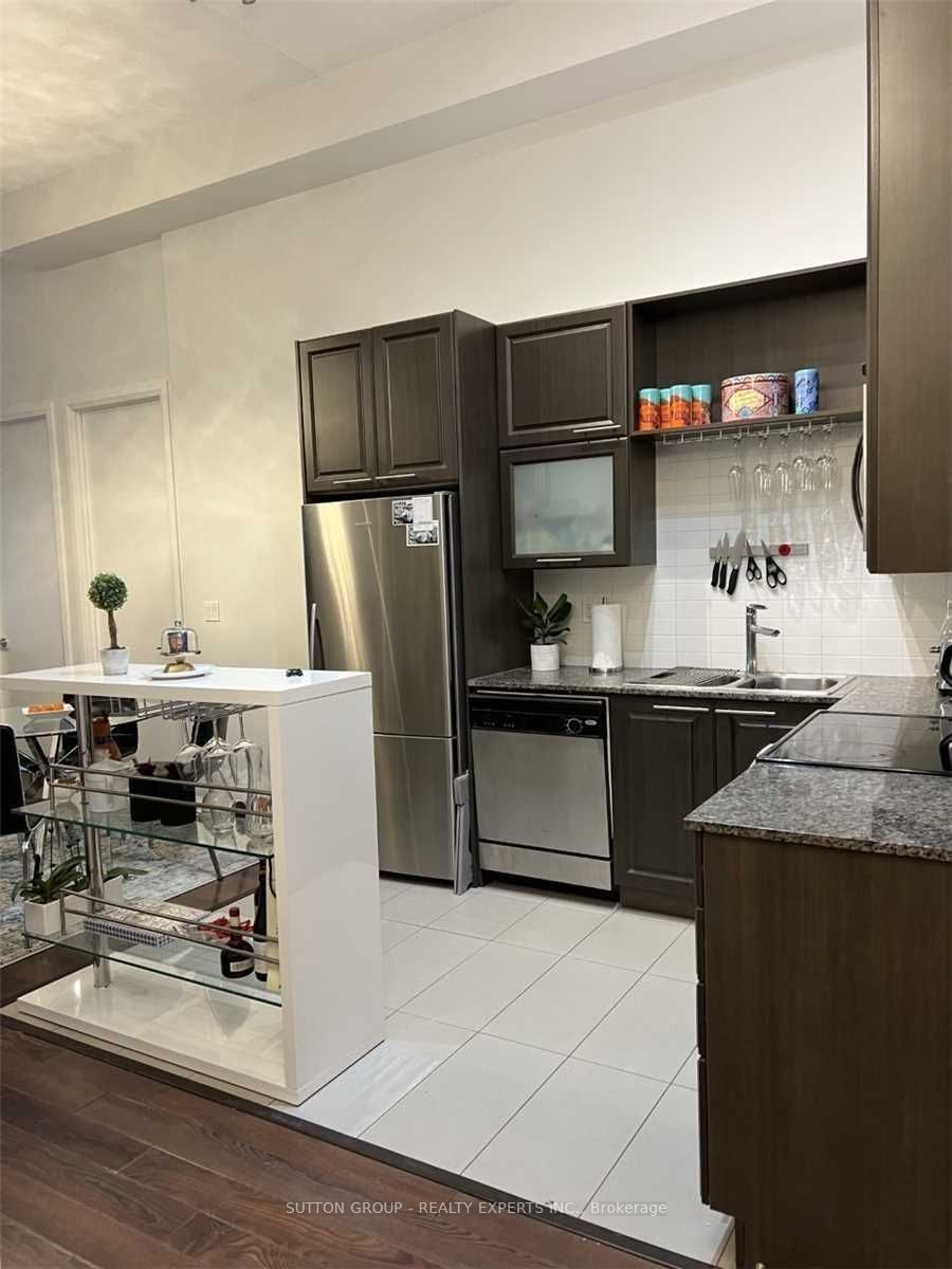 500 Sherbourne St, unit 408 for rent