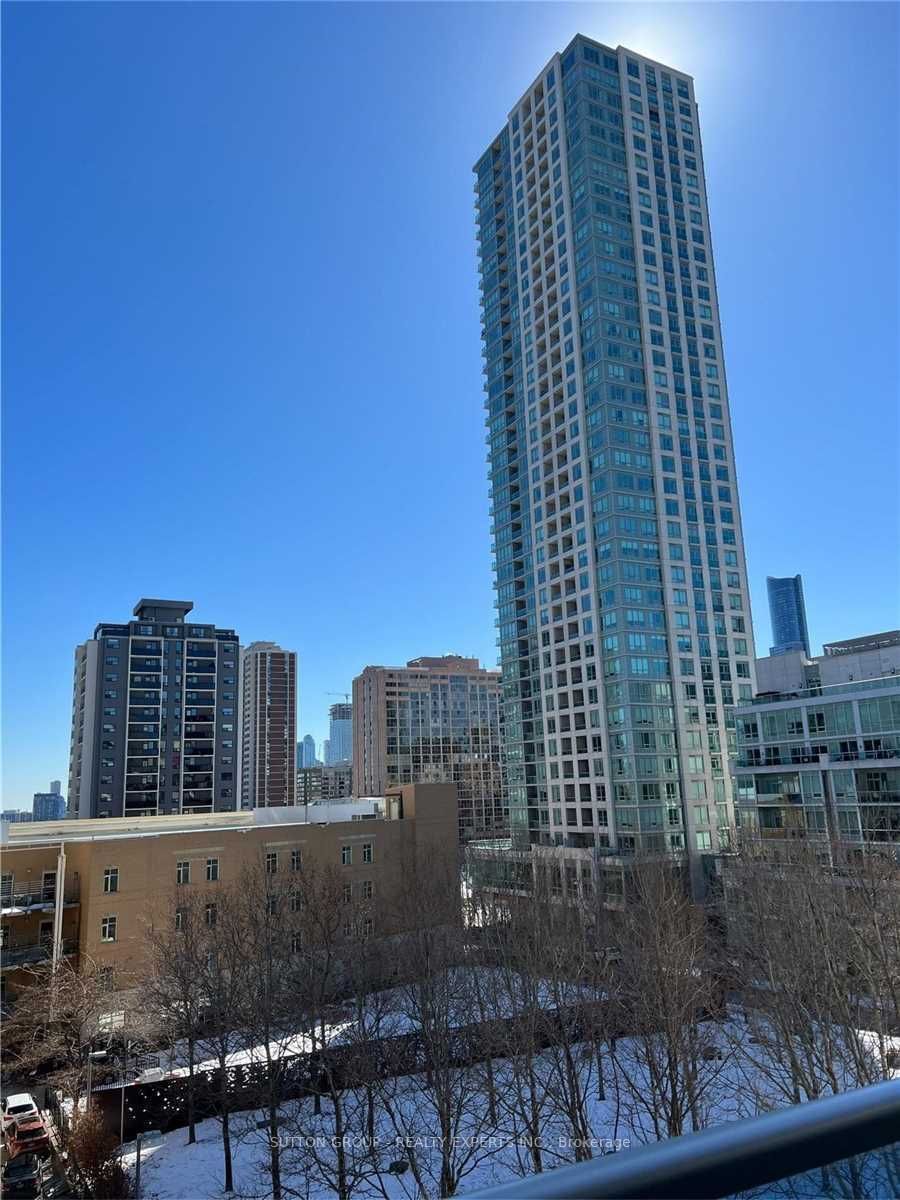 500 Sherbourne St, unit 408 for rent