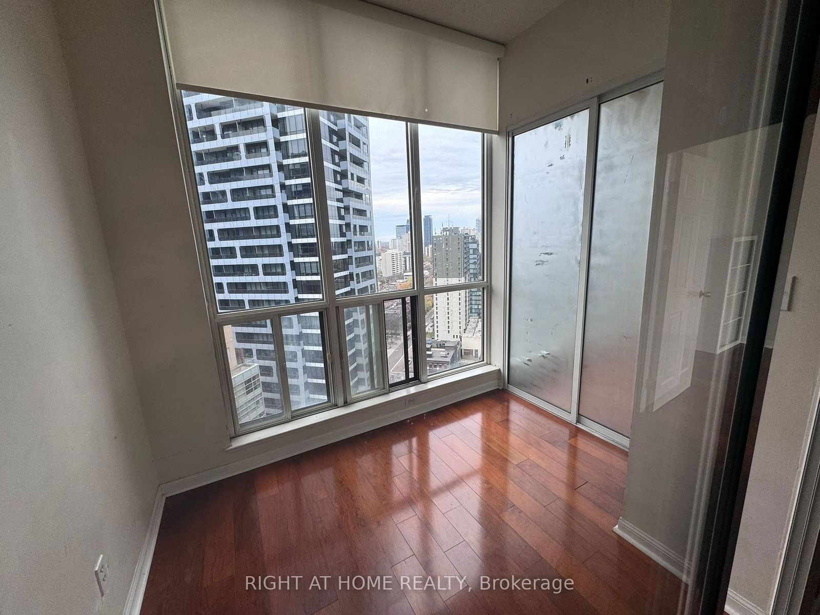 24 Wellesley St W, unit 2407 for sale