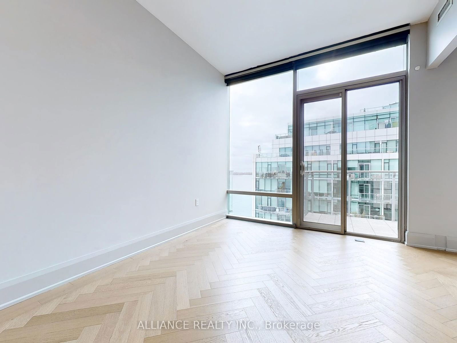 39 Queens Quay E, unit 1023 for rent