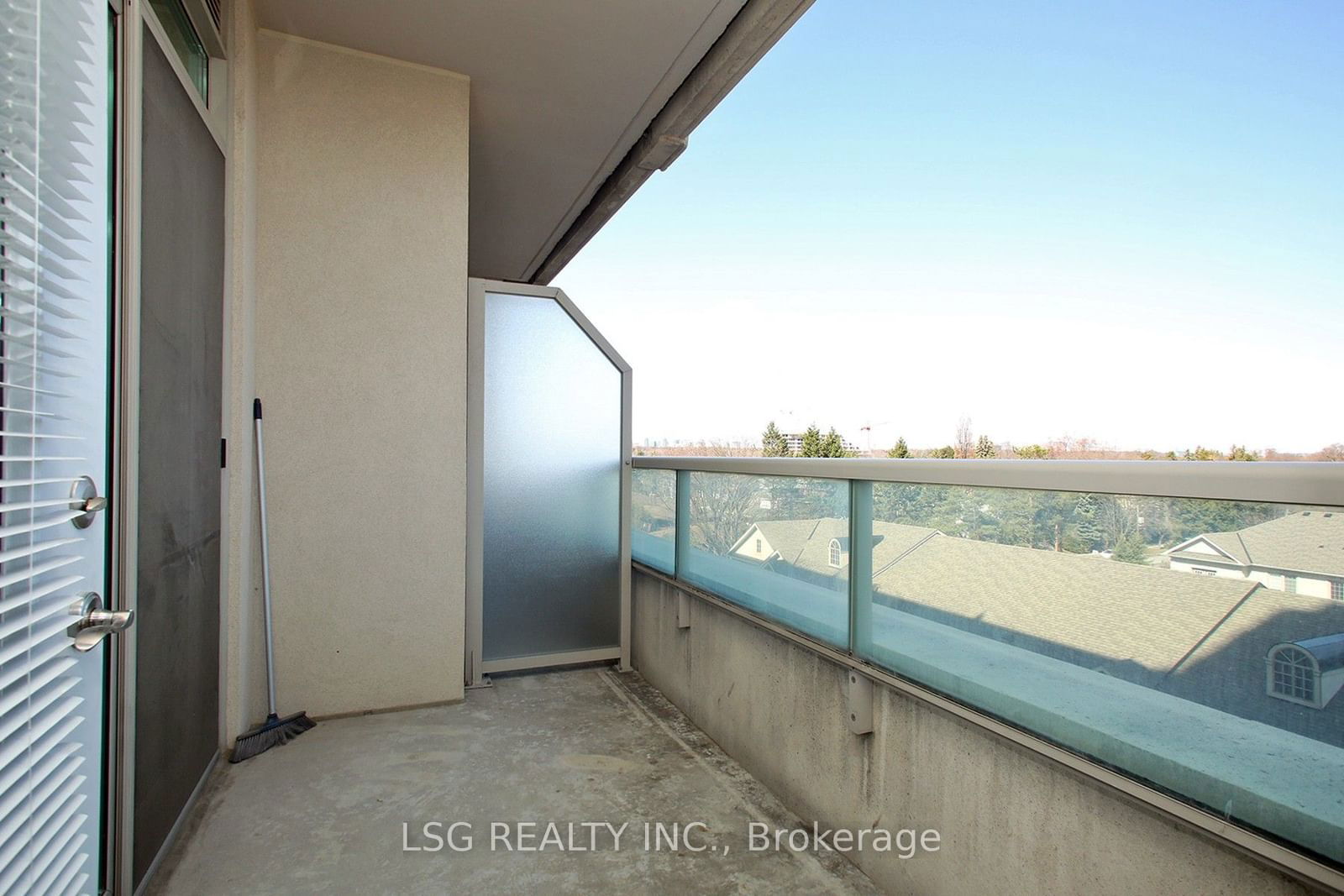 20 Bloorview Pl, unit 713 for rent