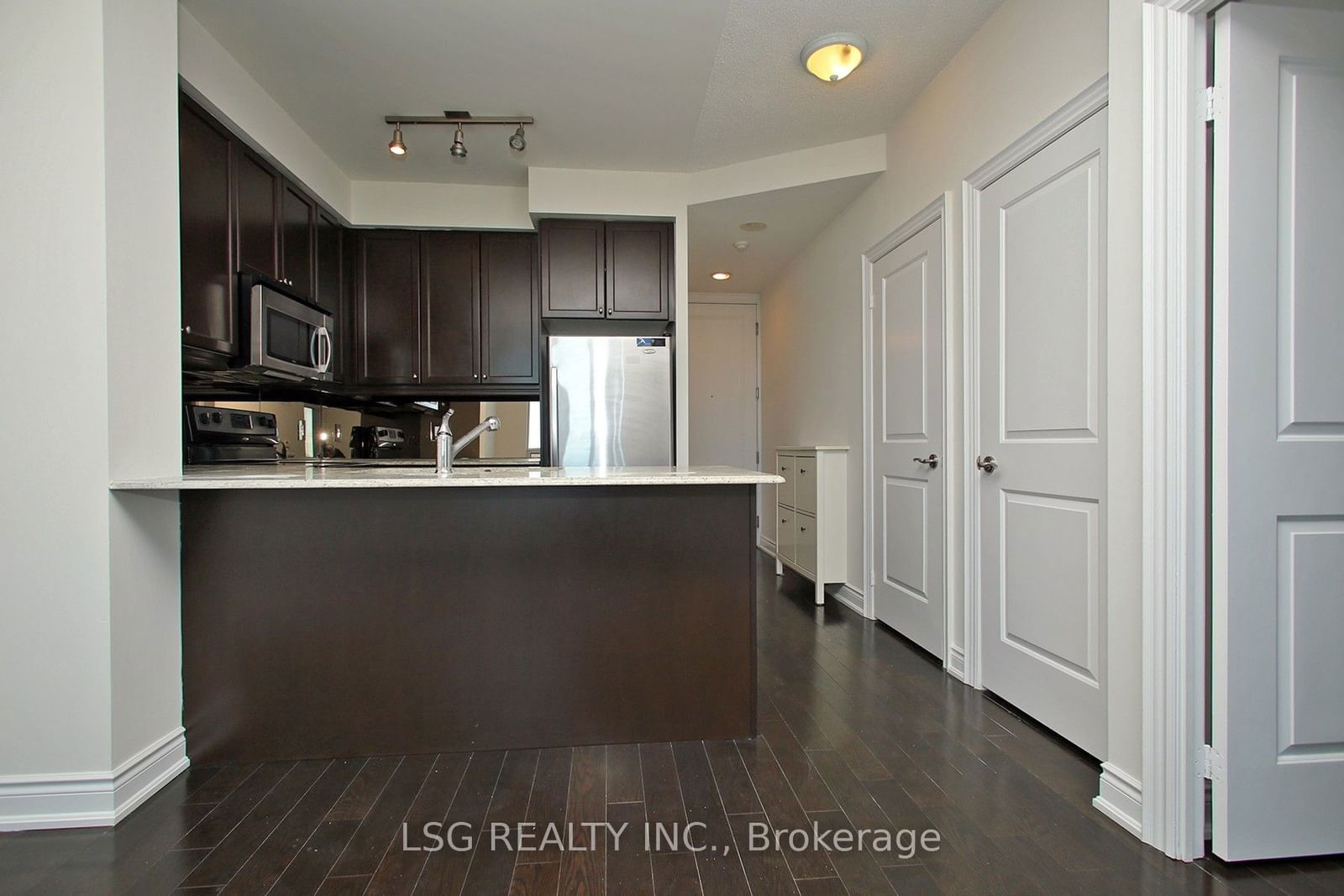 20 Bloorview Pl, unit 713 for rent