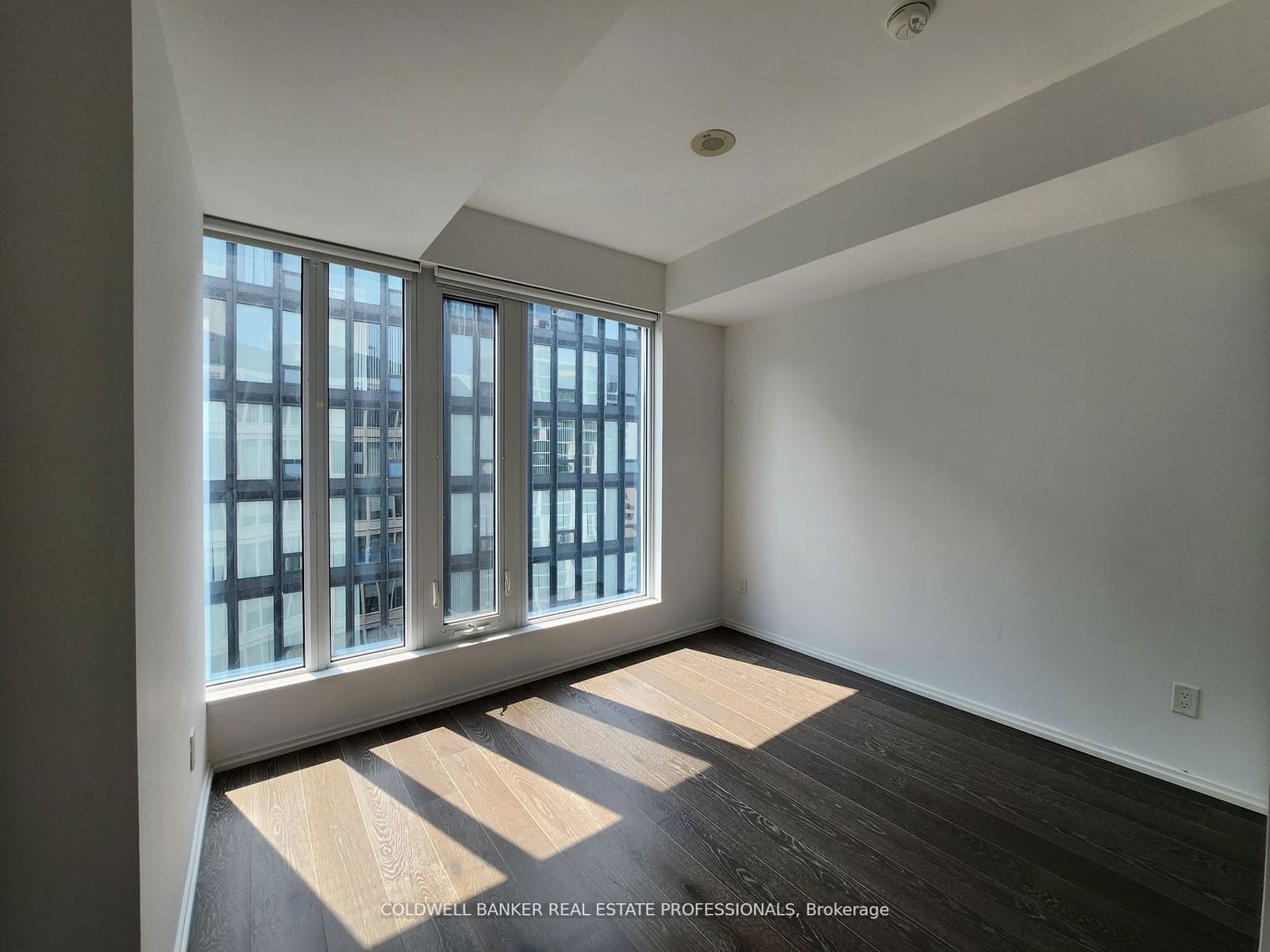 68 Shuter St, unit 2807 for rent