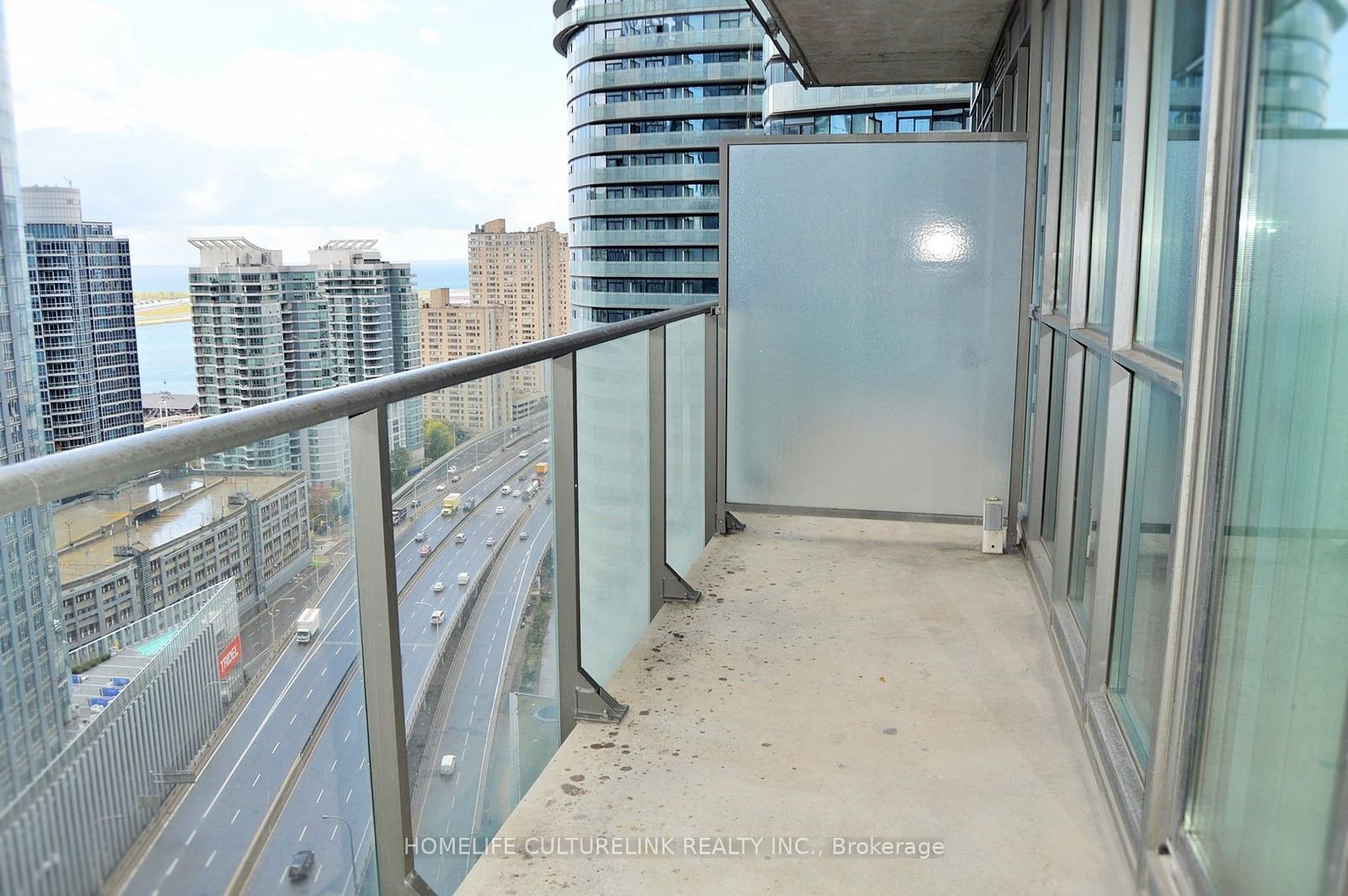 55 Bremner Blvd, unit 2209 for rent