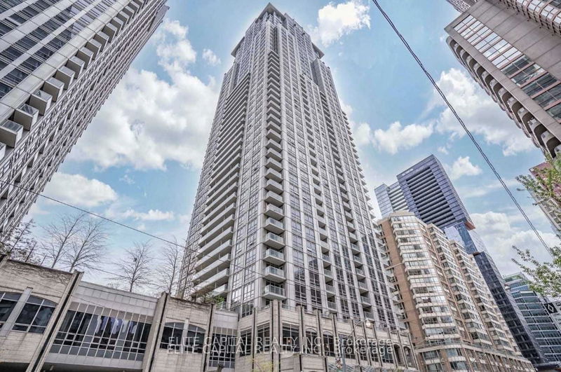 761 Bay St, unit 811 for rent