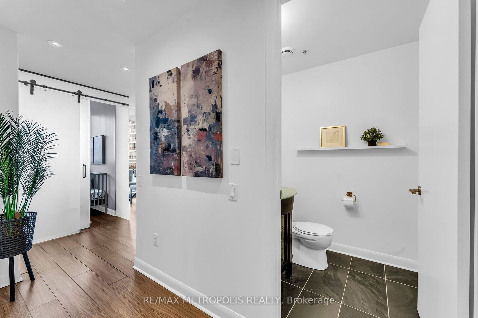 375 King St W, unit 3009 for sale