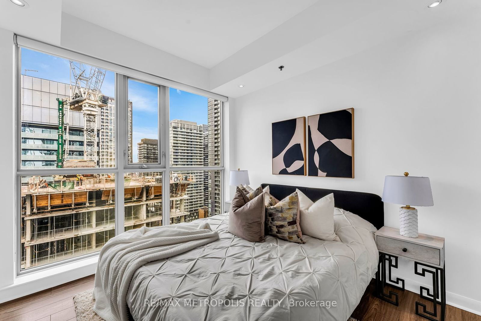 375 King St W, unit 3009 for sale