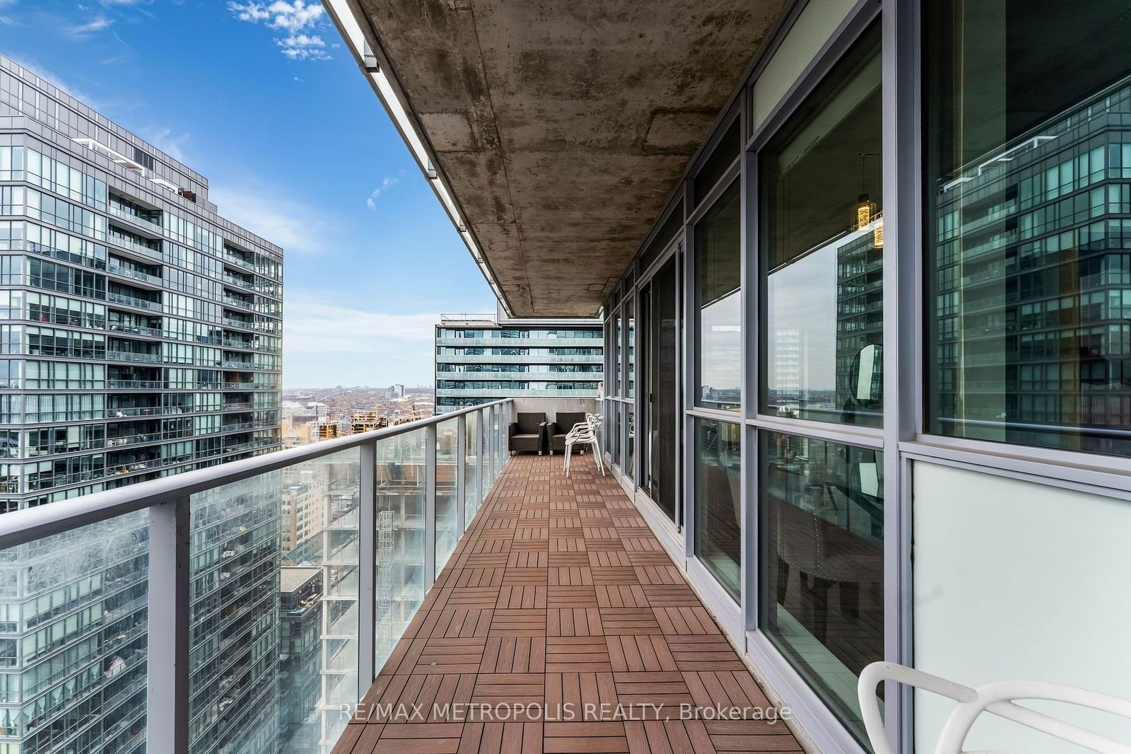 375 King St W, unit 3009 for sale