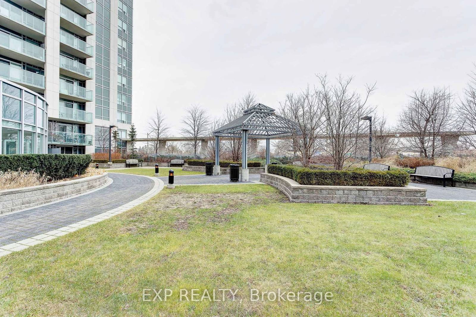 18 Harrison Garden Blvd, unit 807 for rent