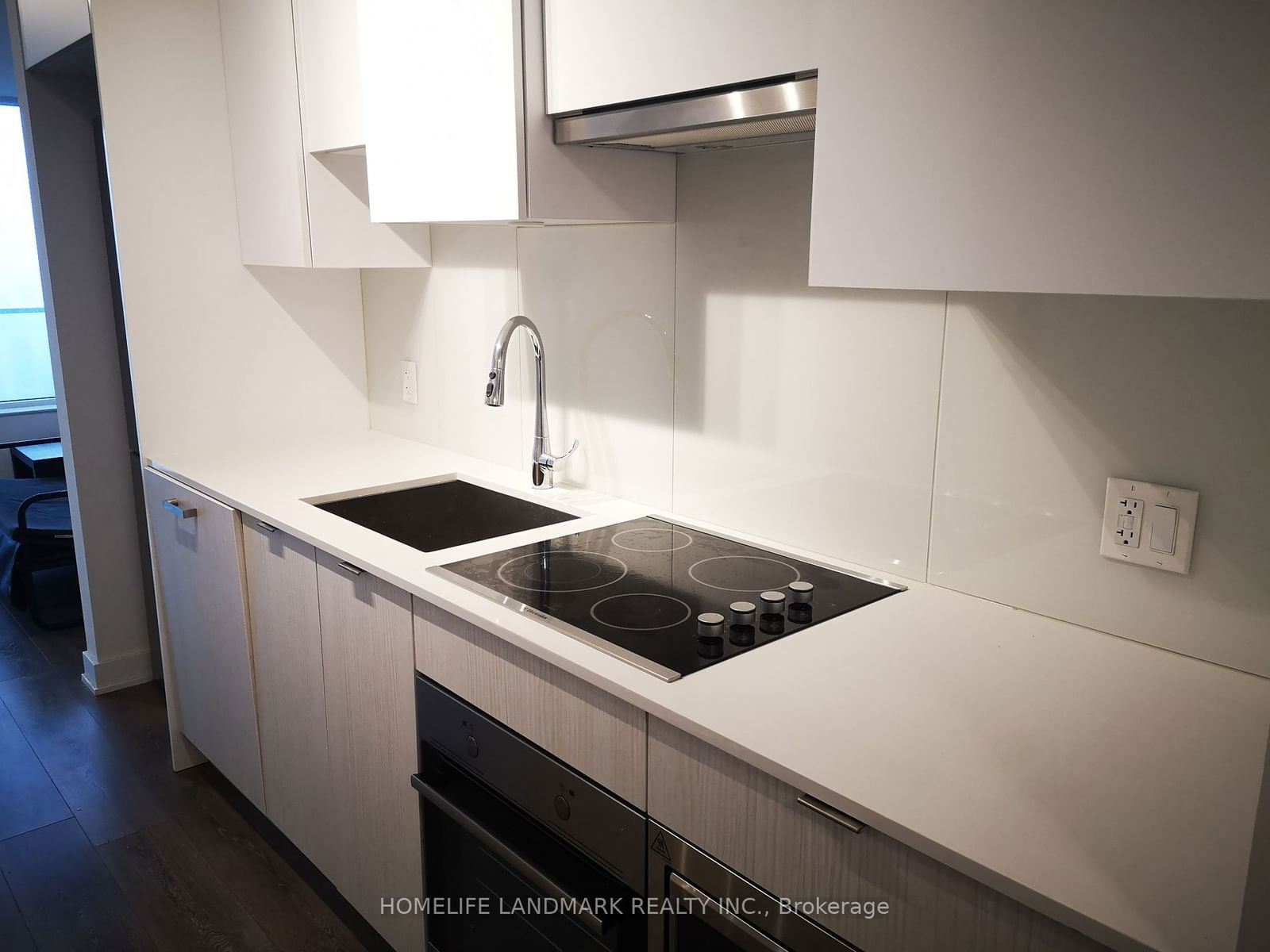 195 Redpath Ave, unit 2707 for rent