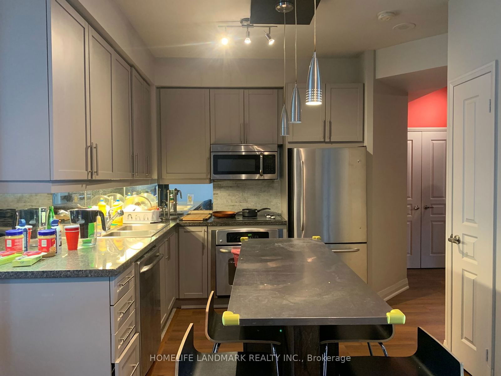 1121 Bay St, unit 1701 for rent