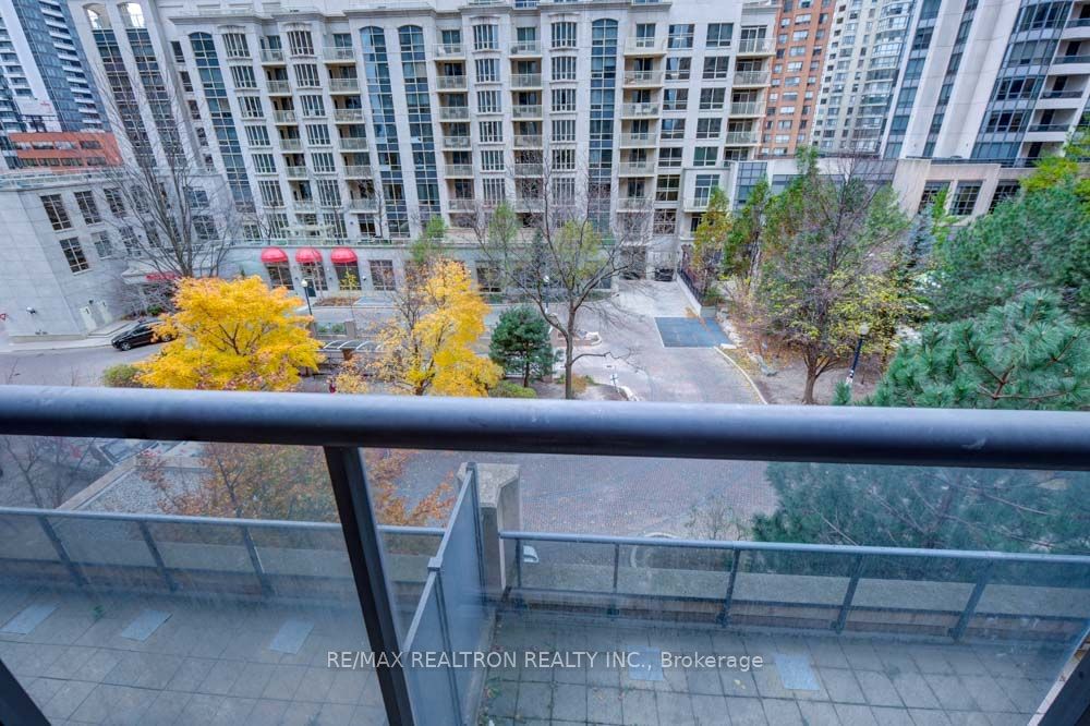 10 Northtown Way, unit 410 for sale