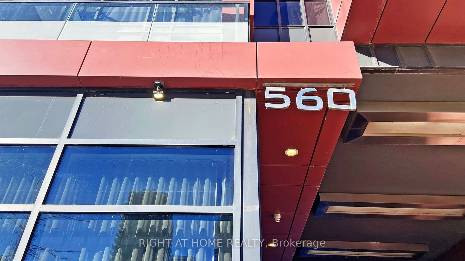 560 Front St W, unit 907 for rent