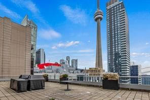 250 Wellington St W, unit 945 for rent