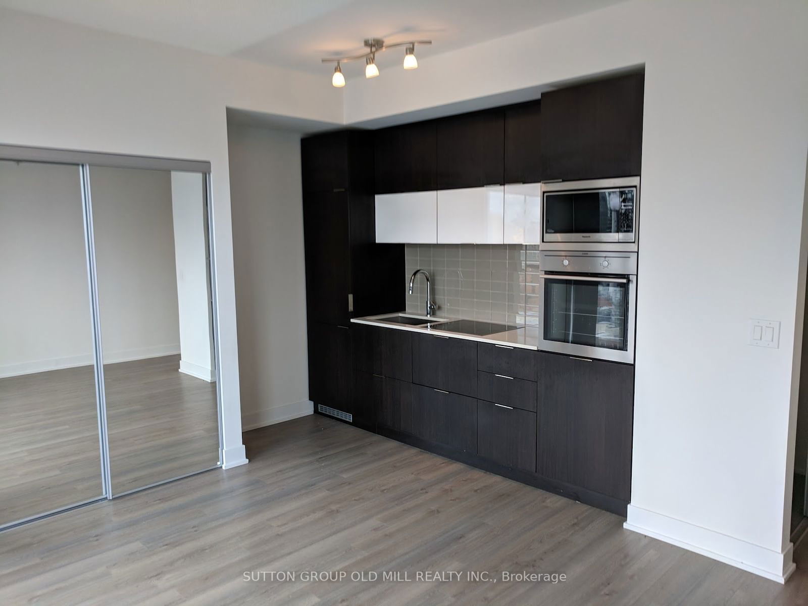 318 Richmond St W, unit 2105 for rent