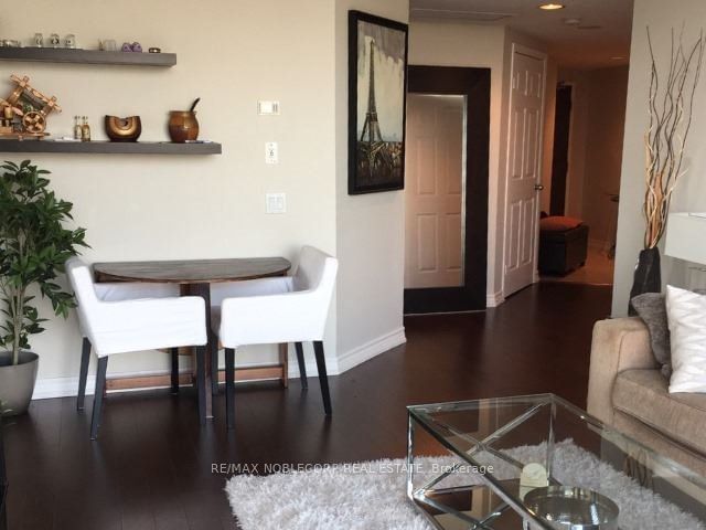 30 Harrison Garden Blvd, unit 2907 for rent