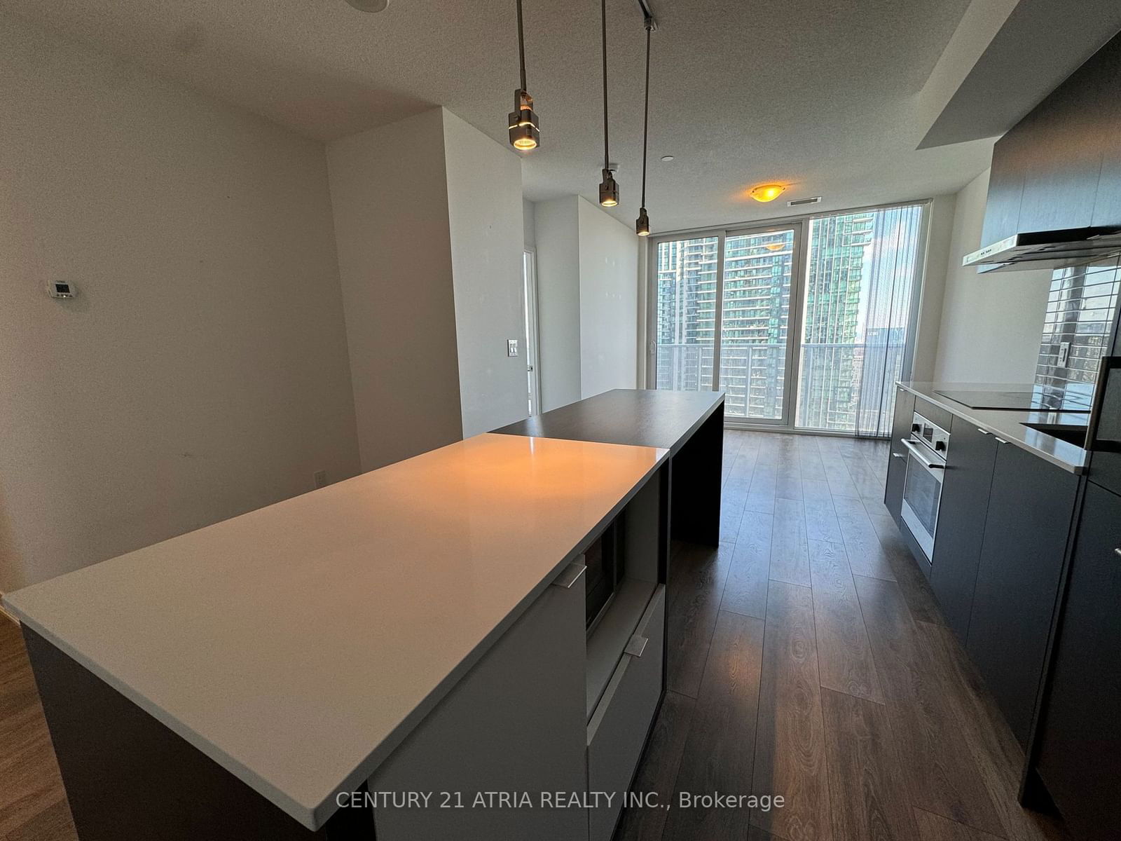 88 Harbour St, unit 3905 for rent