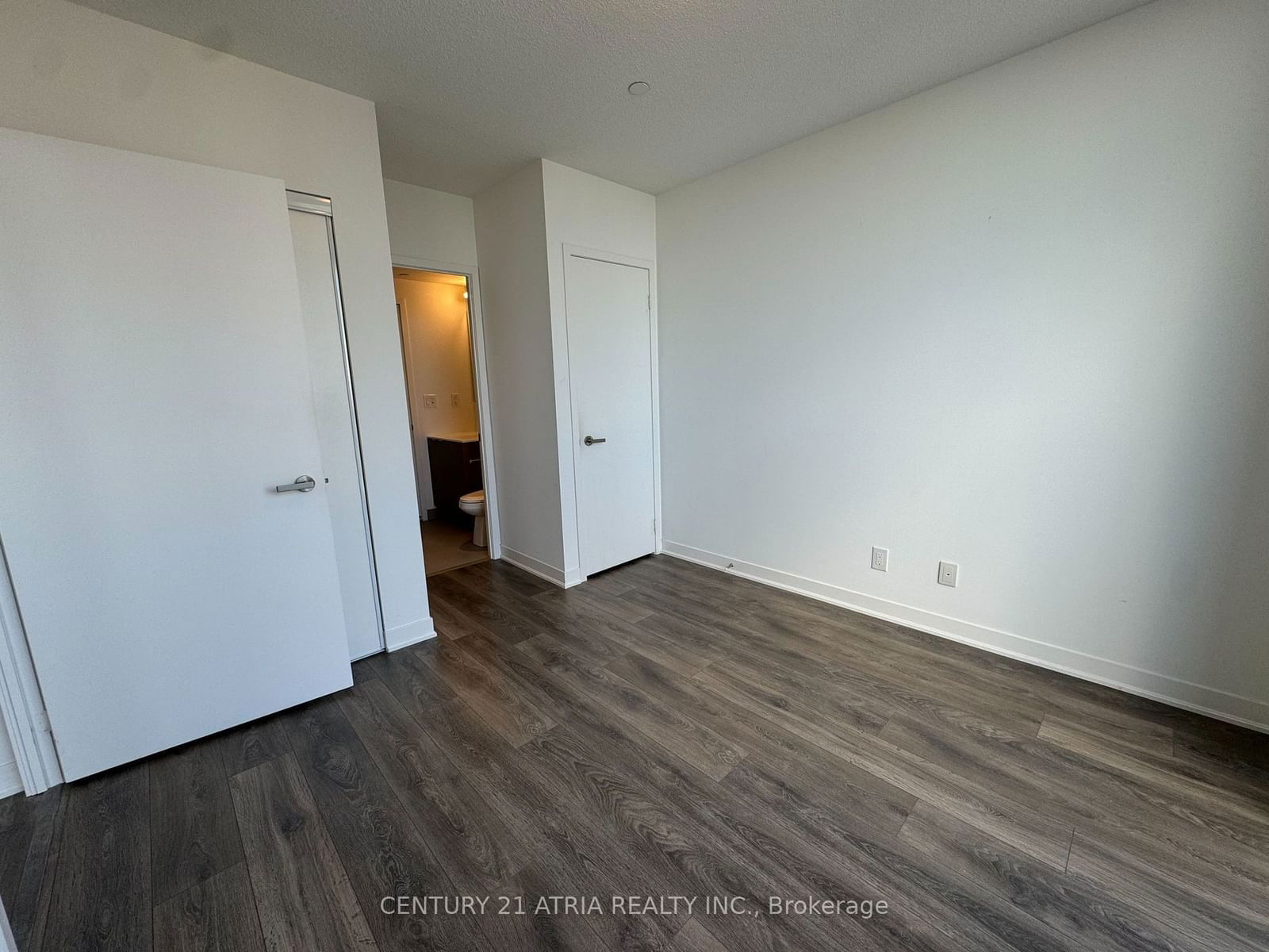 88 Harbour St, unit 3905 for rent